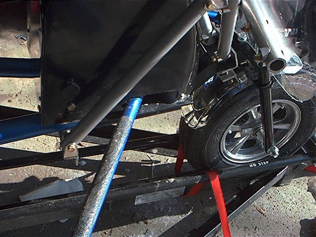 bpwindshield1.jpg (105077 bytes)